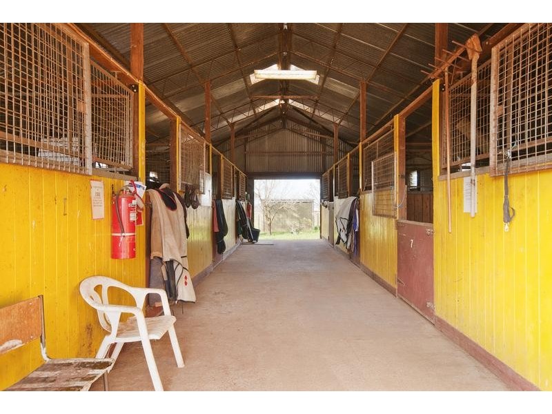 990 Sayers Rd, Tarneit VIC 3029