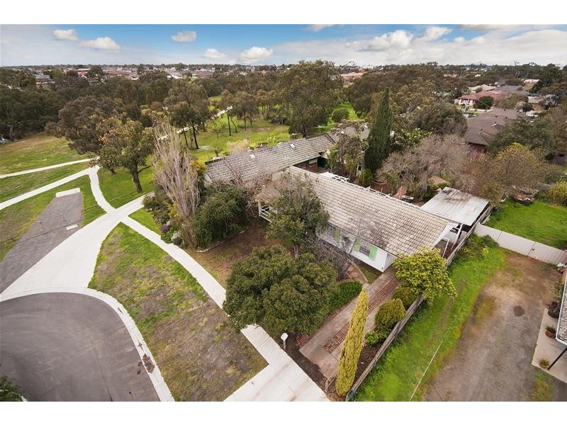 9 Mambourin Street, Werribee VIC 3030