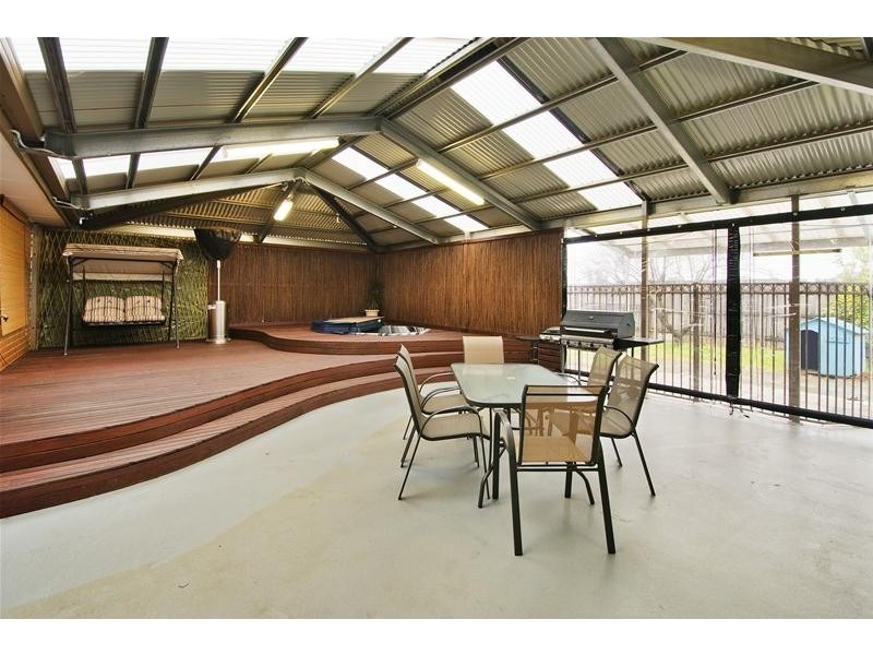 17 Herbert Avenue, Hoppers Crossing VIC 3029