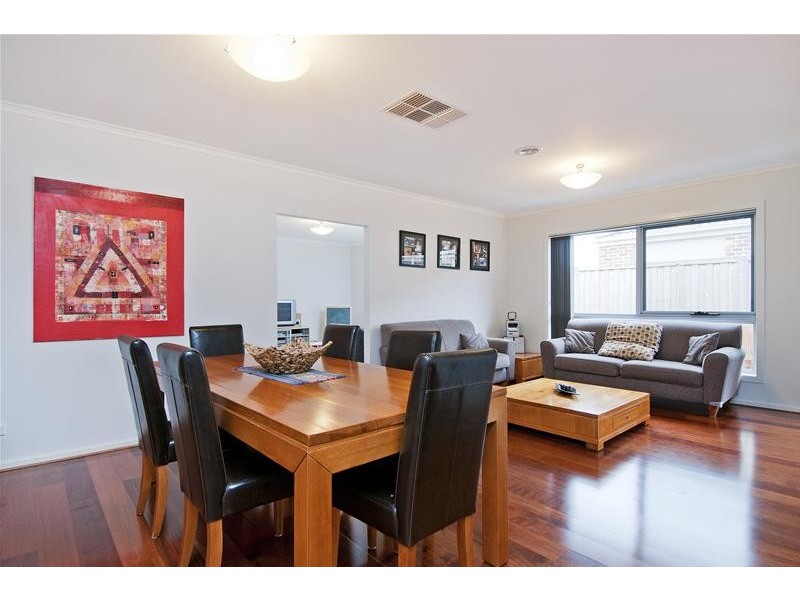 64 Bushlark Crescent, Williams Landing VIC 3027