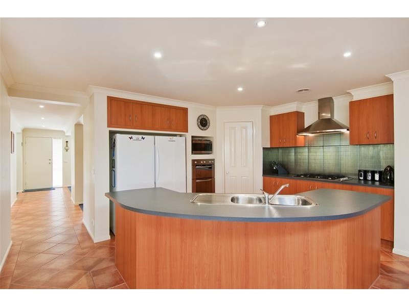 13 Simon Court, Werribee VIC 3030