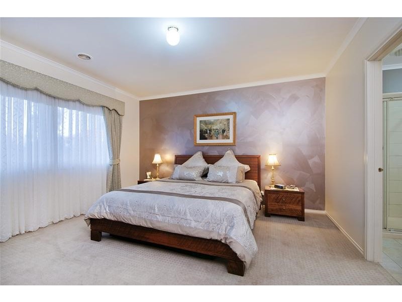 15 McPherson Place, Werribee VIC 3030