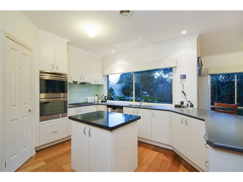 15 McPherson Place, Werribee VIC 3030