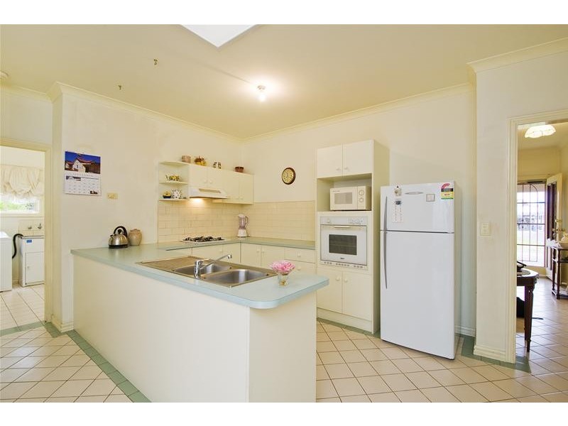 2/180 Morris Road, Hoppers Crossing VIC 3029