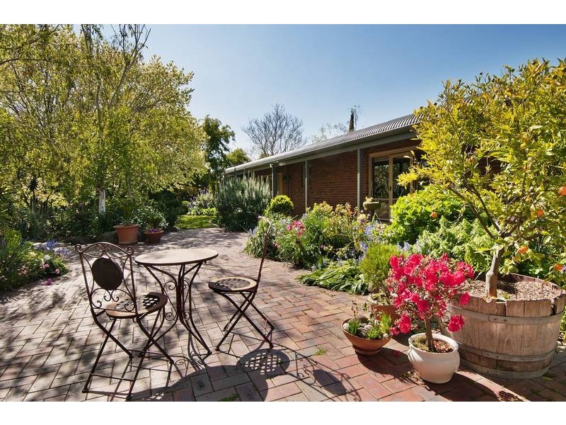 2 De Garis Pl, Werribee VIC 3030