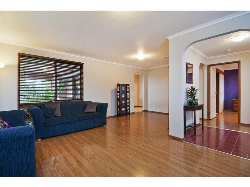 42 Weeden Drive, Werribee VIC 3030