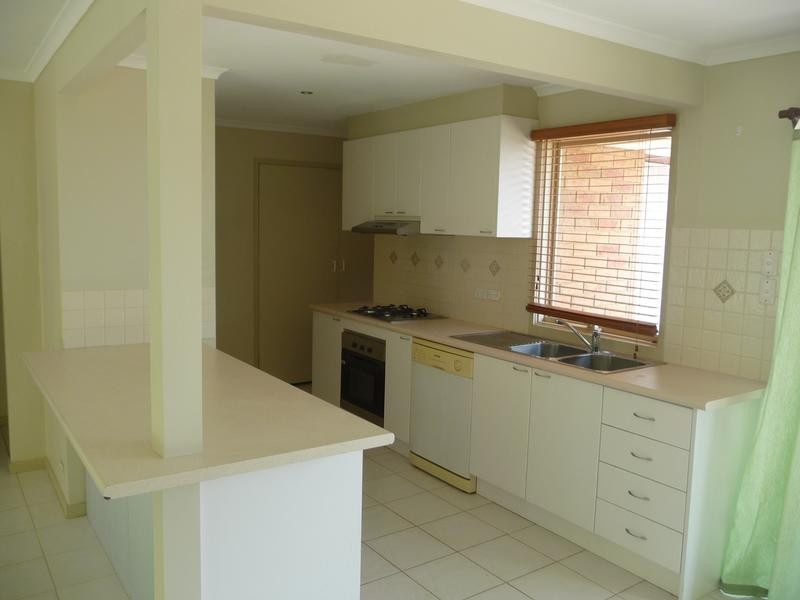 73 Rowes Road, Werribee VIC 3030