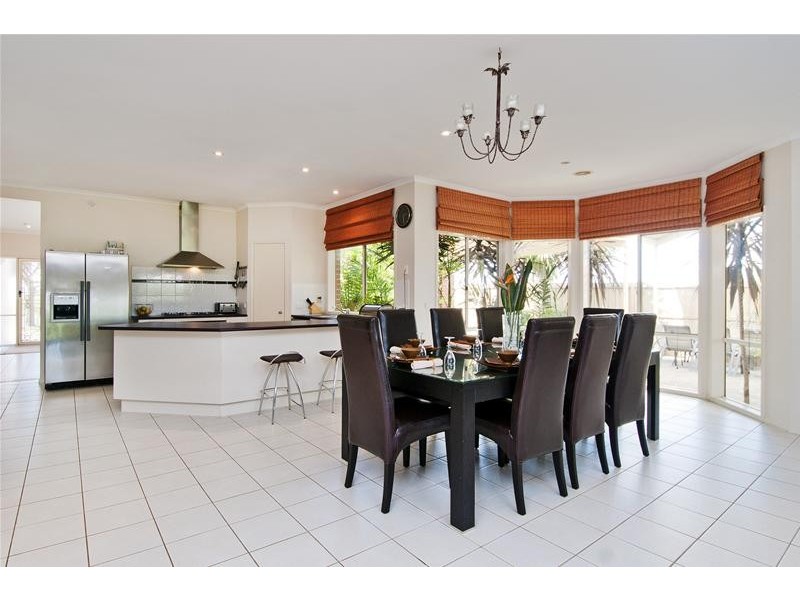 220 Wattle Avenue, Werribee VIC 3030