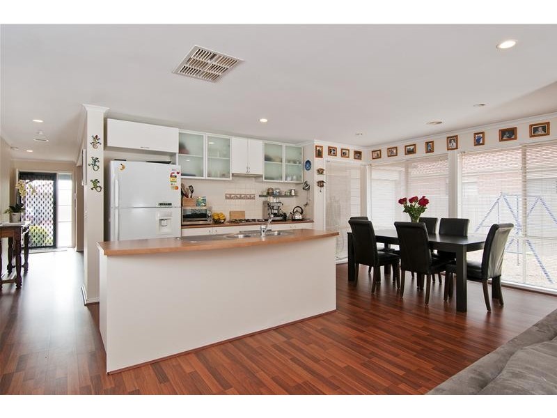 17 Chestnut Grove, Werribee VIC 3030