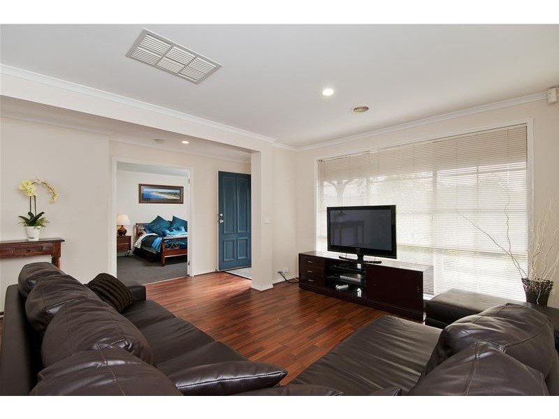 17 Chestnut Grove, Werribee VIC 3030