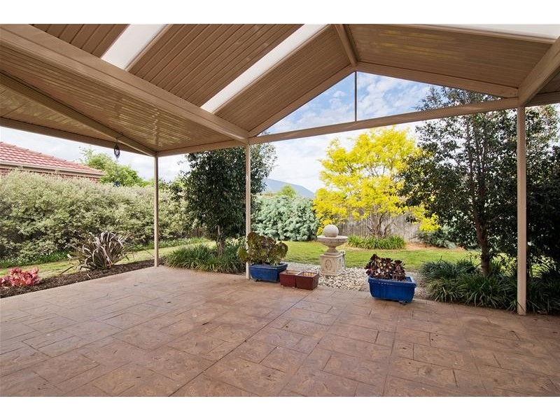 17 Chestnut Grove, Werribee VIC 3030