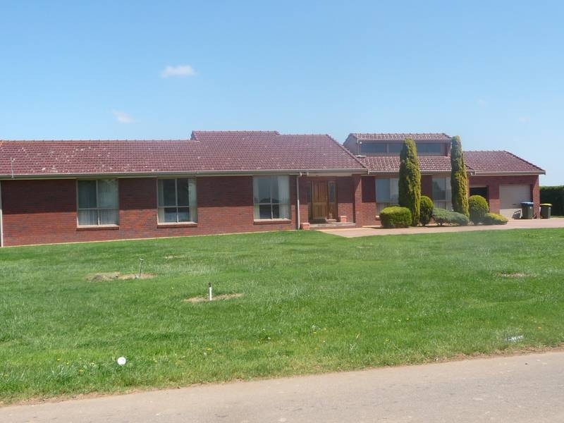 60 CUNNINGHAMS ROAD, Werribee South VIC 3030