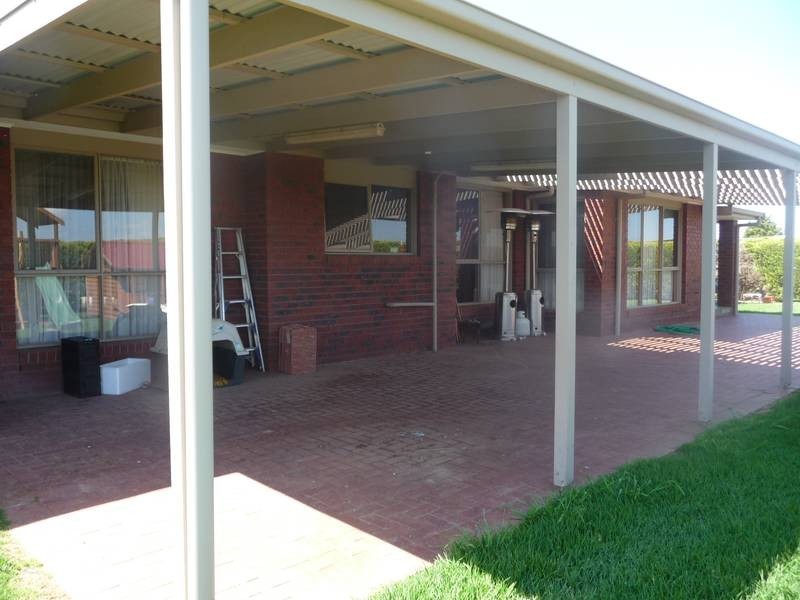 60 CUNNINGHAMS ROAD, Werribee South VIC 3030