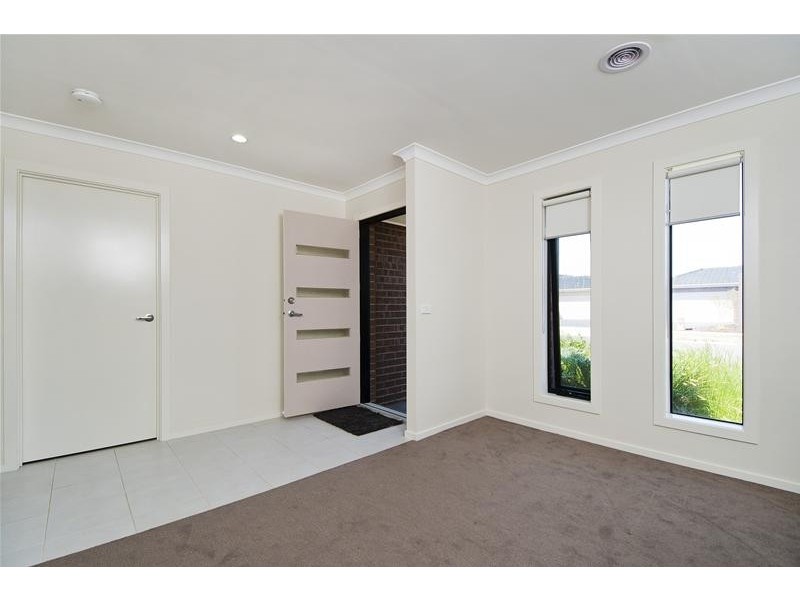 27 Memphis Drive, Truganina VIC 3029