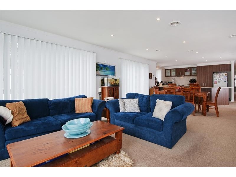 2/7 Pine Avenue, Werribee VIC 3030