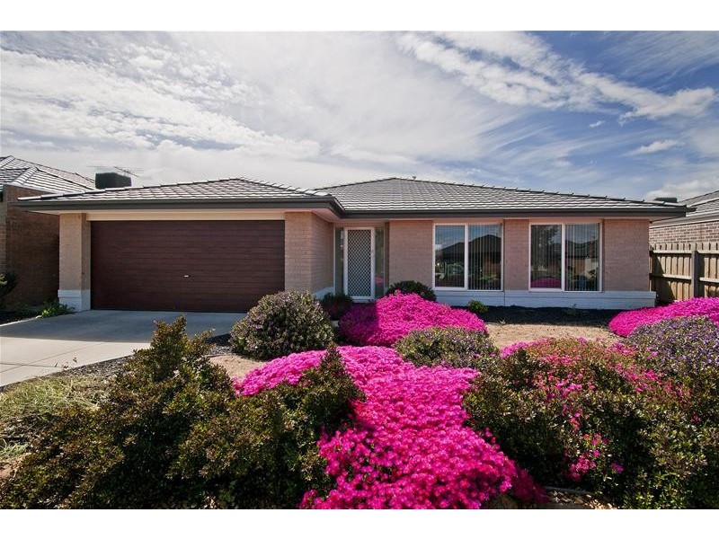 17 Barchester Avenue, Truganina VIC 3029