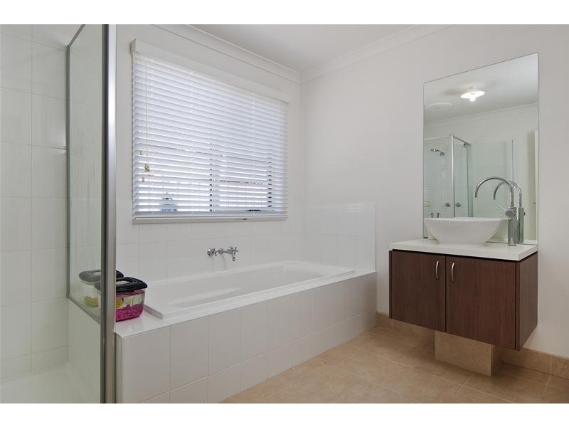 15 Spoonbill Close, Williams Landing VIC 3027