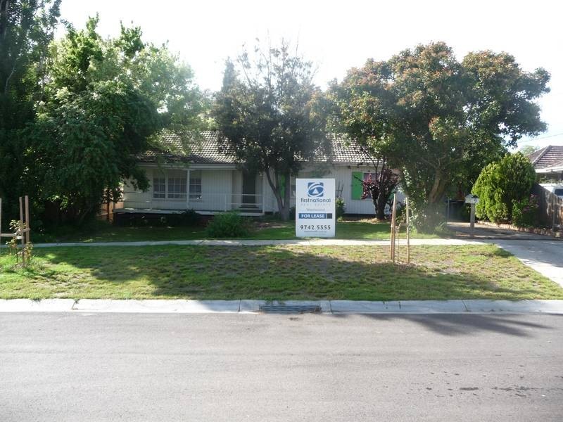 9 Mambourin Street, Werribee VIC 3030