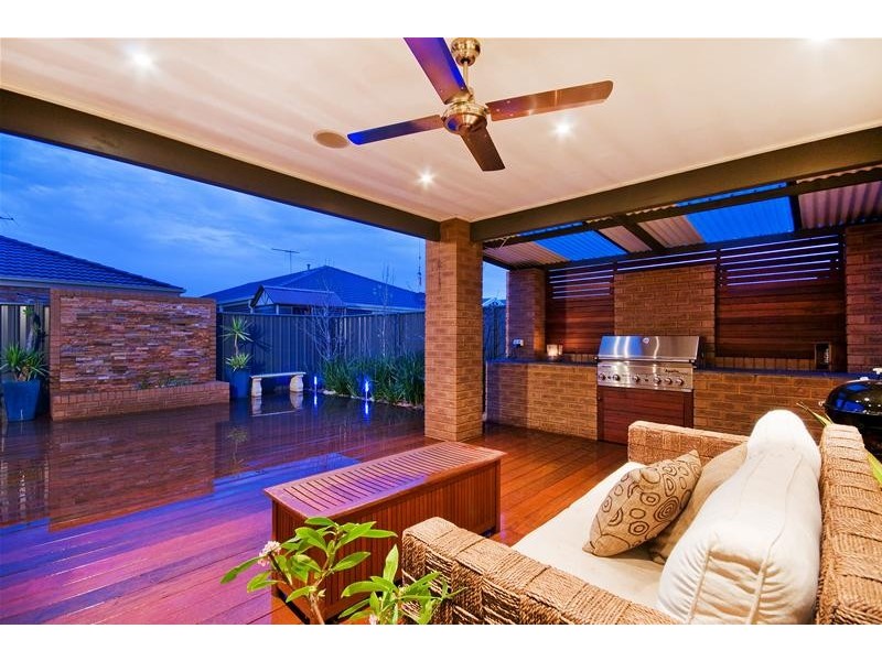 99 Manor Lakes Boulevard, Wyndham Vale VIC 3024