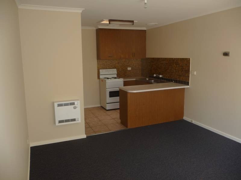 2/62 Wedge Street, Werribee VIC 3030
