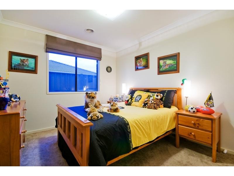 99 Manor Lakes Blvd, Wyndham Vale VIC 3024