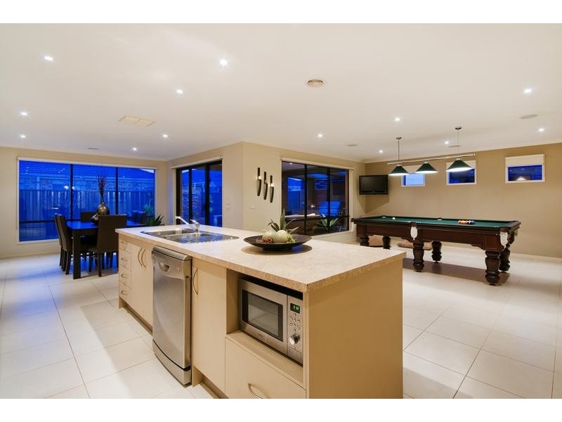 99 Manor Lakes Blvd, Wyndham Vale VIC 3024