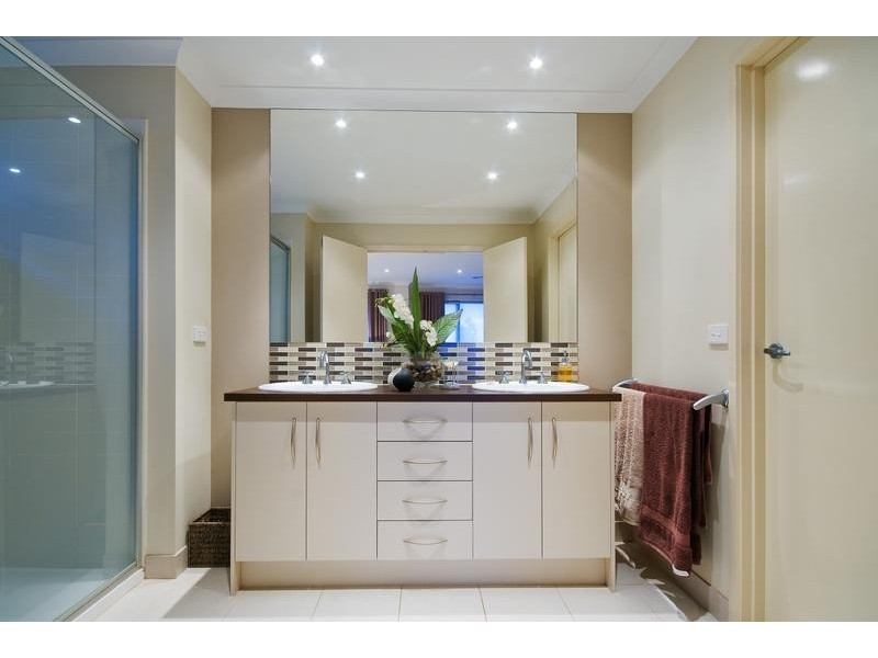 99 Manor Lakes Blvd, Wyndham Vale VIC 3024