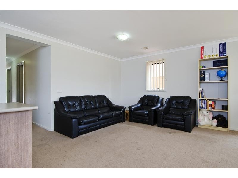 5 Burberry Lane, Deer Park VIC 3023
