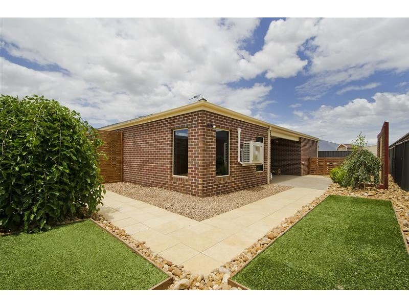 4 Eucumbene Road, Wyndham Vale VIC 3024