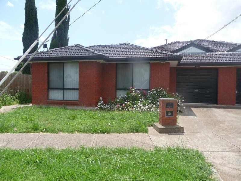 2 Hooker Road, Werribee VIC 3030