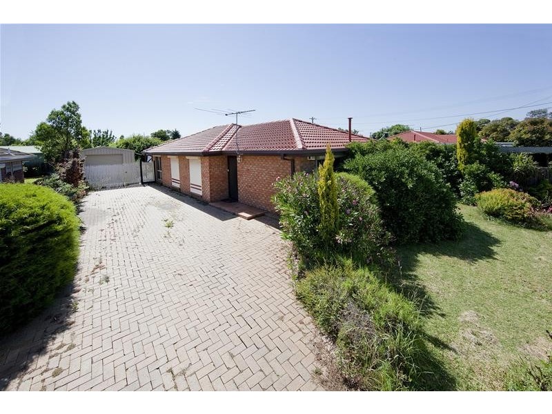 13 Newbury Street, Werribee VIC 3030