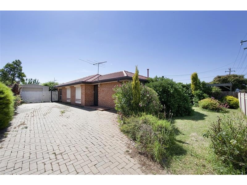 13 Newbury Street, Werribee VIC 3030