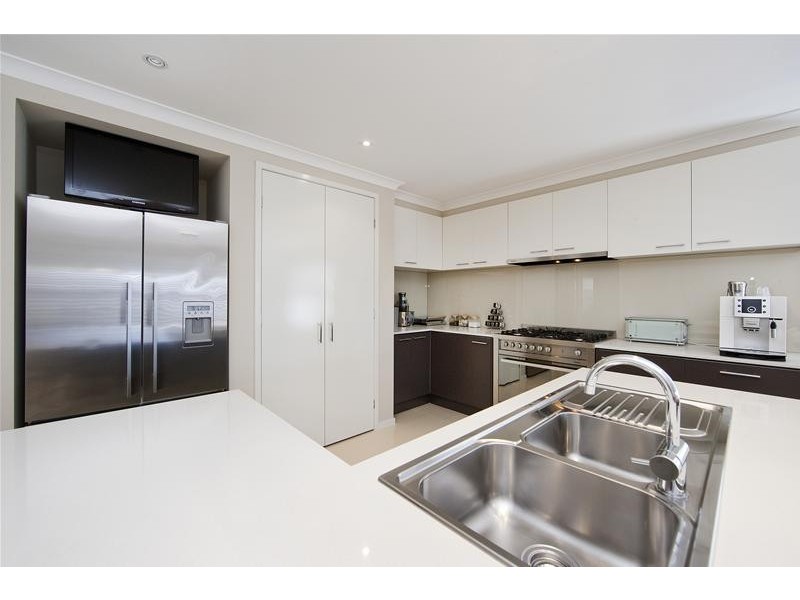 8 Kingbird Avenue, Tarneit VIC 3029