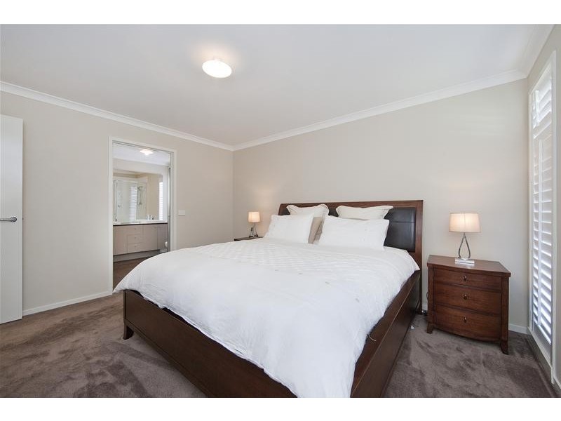 8 Kingbird Avenue, Tarneit VIC 3029