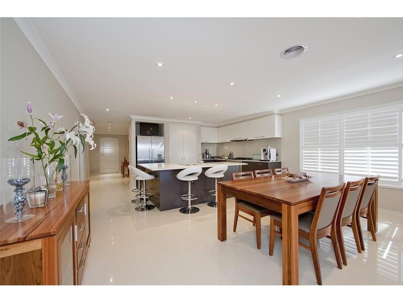 8 Kingbird Avenue, Tarneit VIC 3029