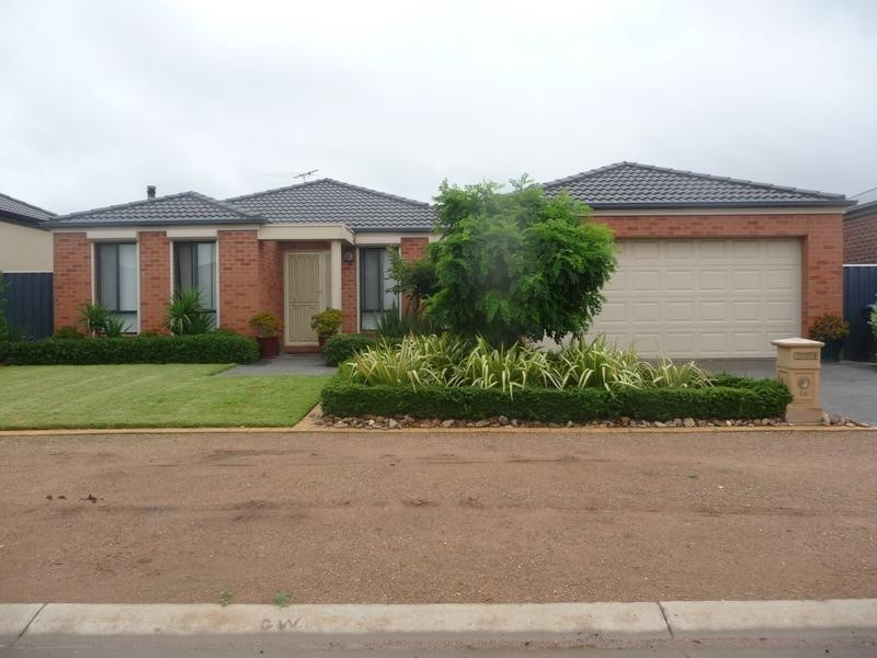 14 Yankos Drive, Werribee VIC 3030