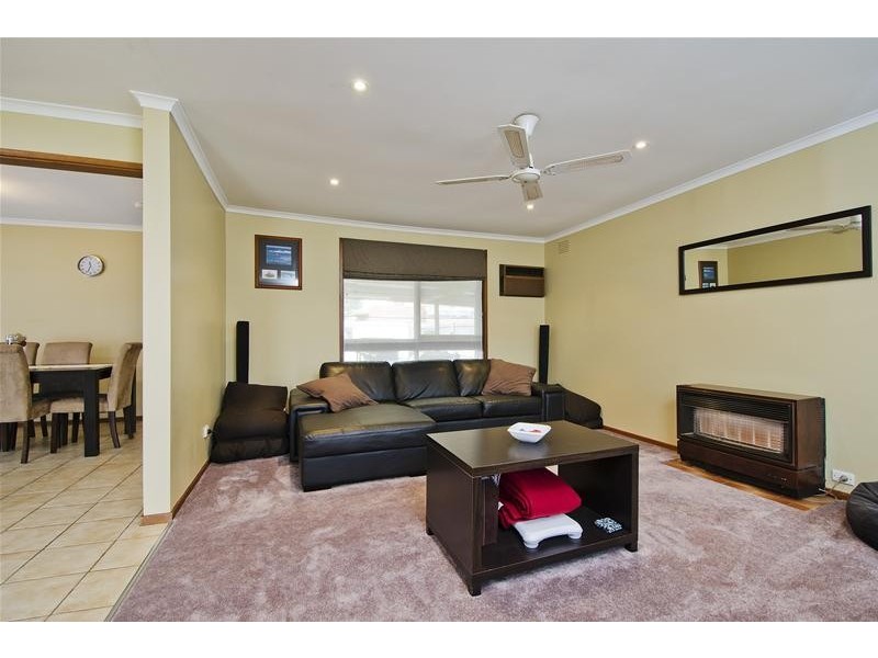 42 Russell Street, Werribee VIC 3030