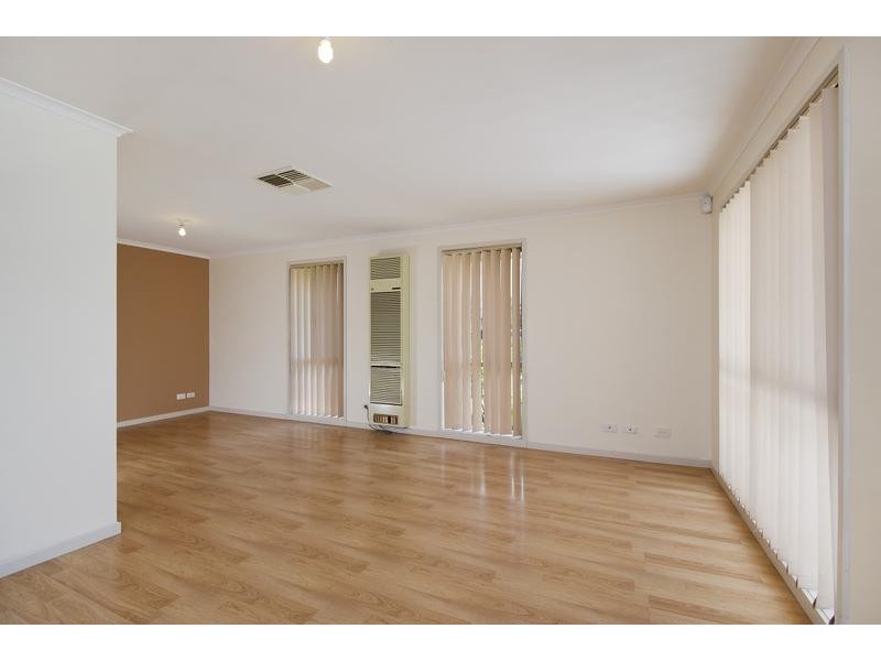 83a Songlark Cres, Werribee VIC 3030