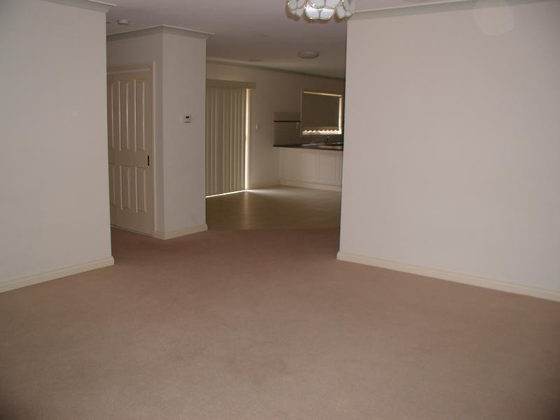 1/14 West County Drive, Wyndham Vale VIC 3024