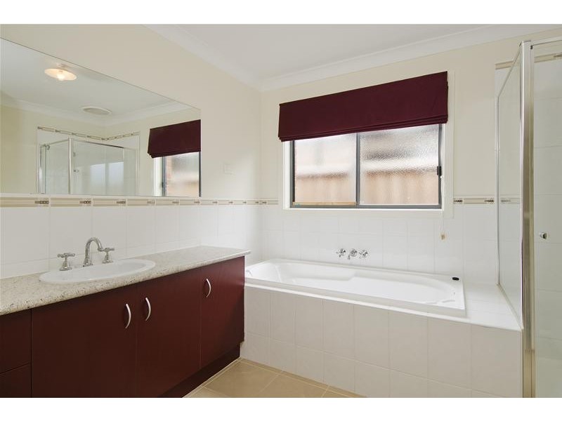 73 Fantail Crescent, Williams Landing VIC 3027