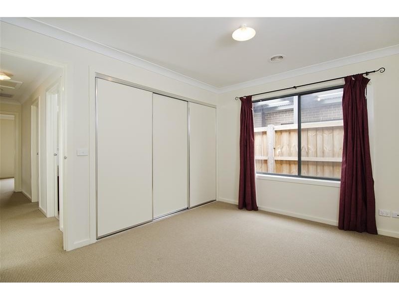 73 Fantail Crescent, Williams Landing VIC 3027