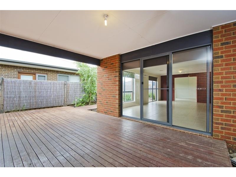 73 Fantail Crescent, Williams Landing VIC 3027