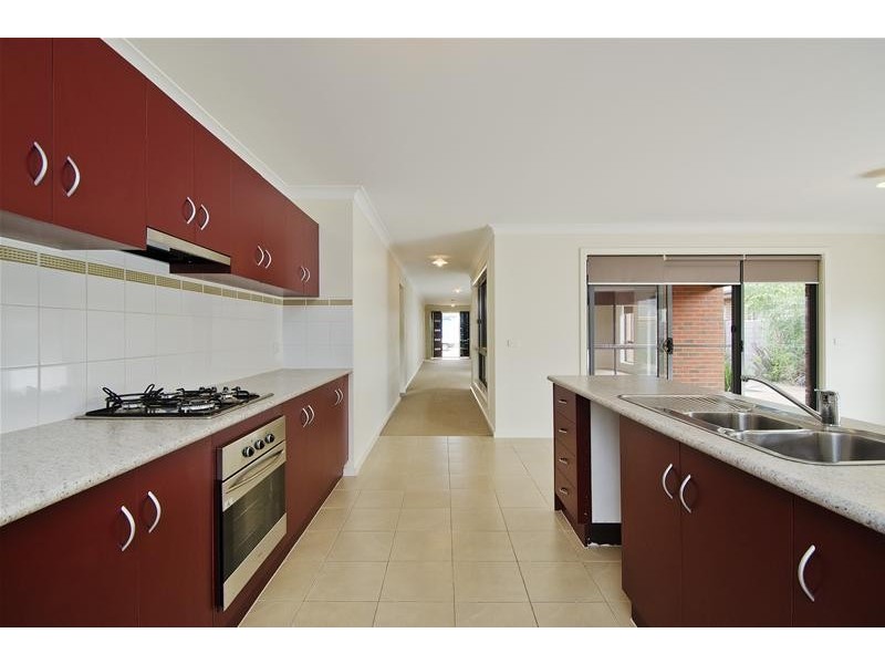 73 Fantail Crescent, Williams Landing VIC 3027