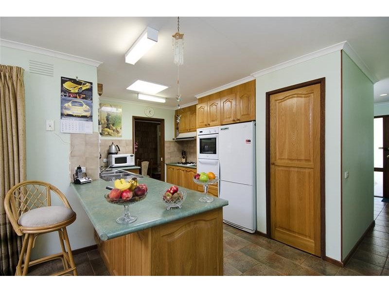 14 Quartok Avenue, Werribee VIC 3030