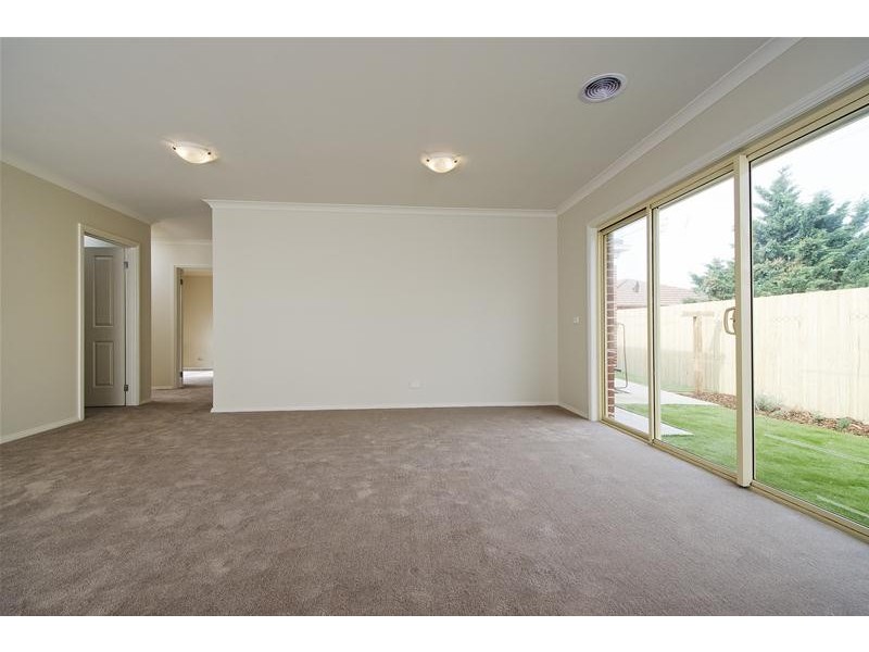 2/35 Parker Street, Werribee VIC 3030
