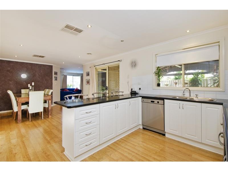 6 Diana Drive, Werribee VIC 3030