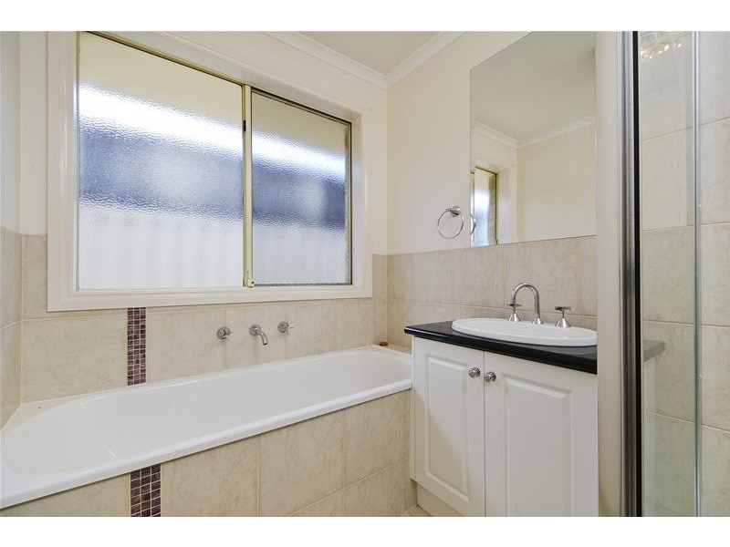 6 Diana Drive, Werribee VIC 3030
