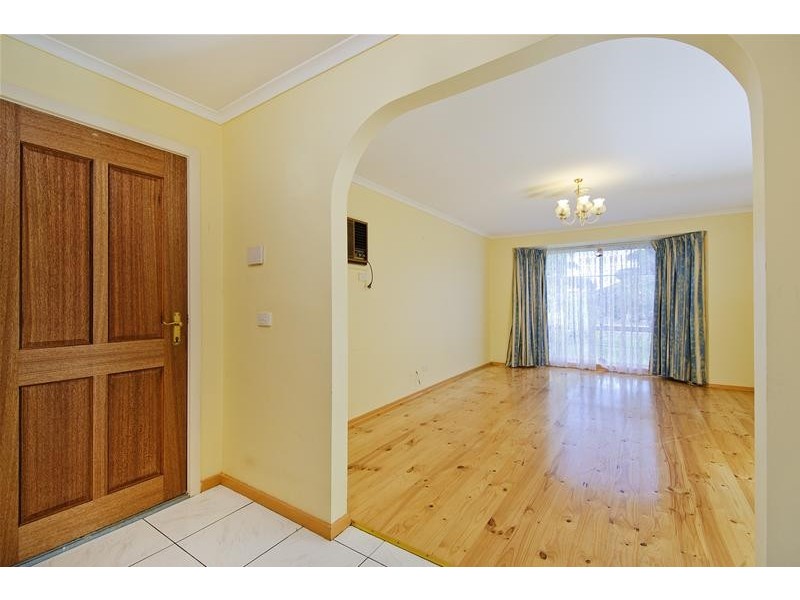 8 Hakea Court, Altona Meadows VIC 3028