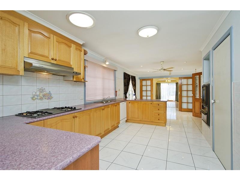 8 Hakea Court, Altona Meadows VIC 3028