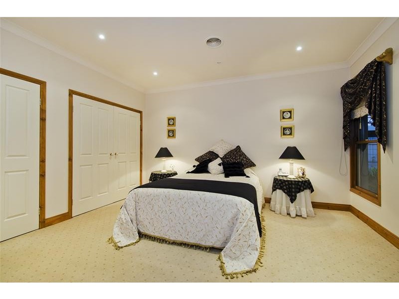 16 Larose Place, Werribee VIC 3030